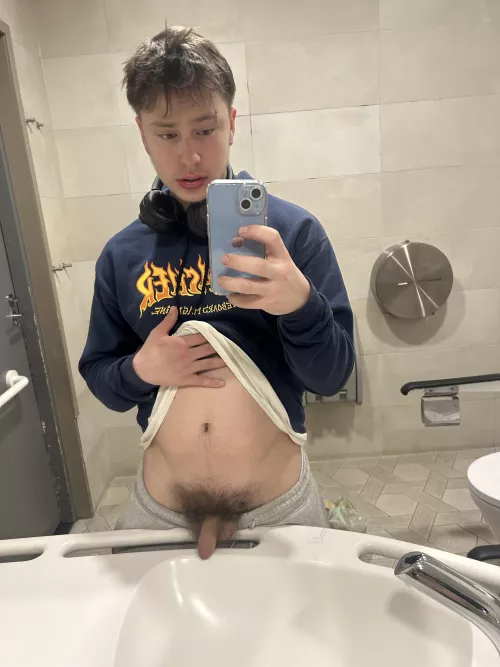 How do my pubes look? Keep, trim or shave everything?😨