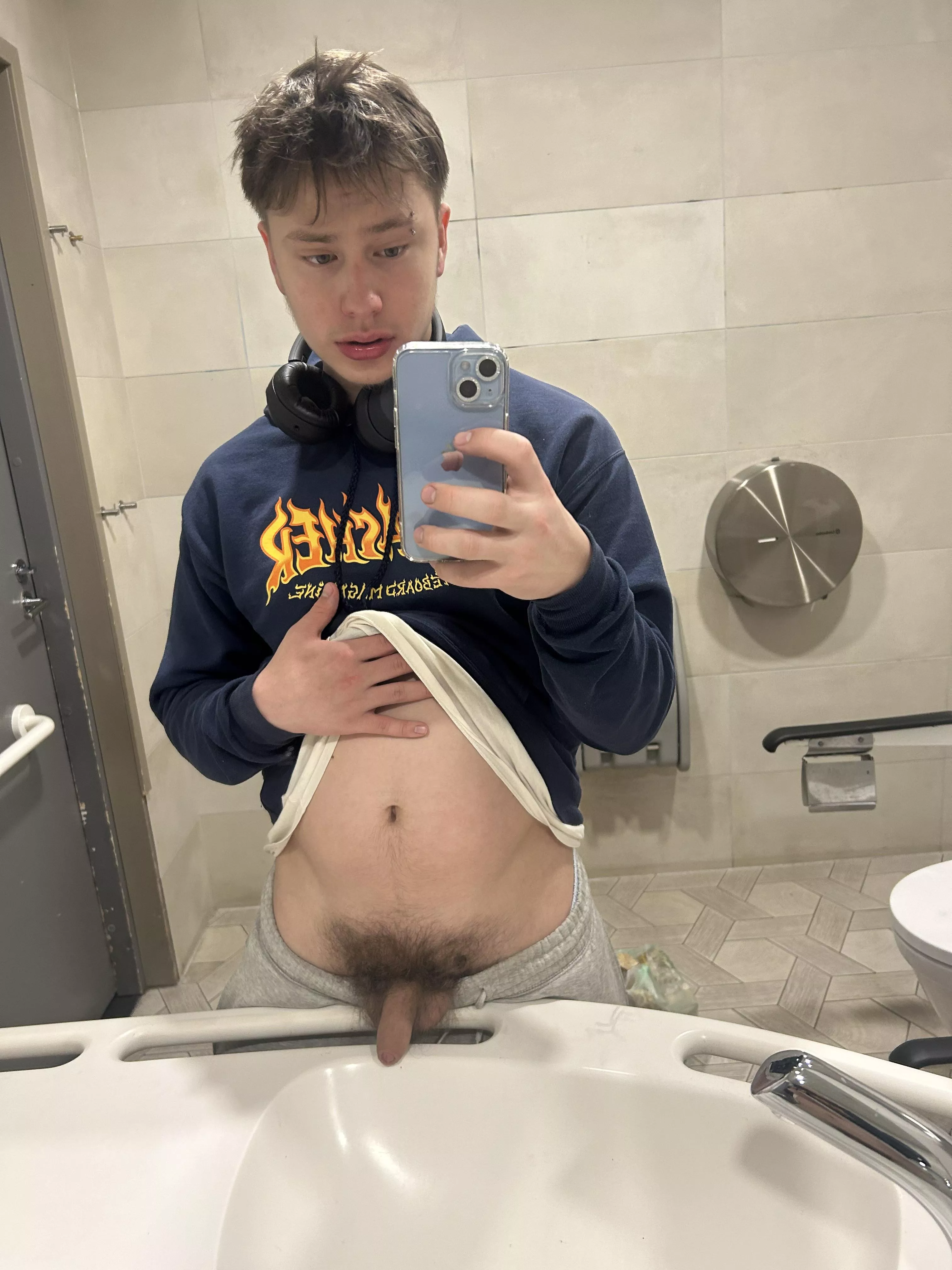 How do my pubes look? Keep, trim or shave everything?😨