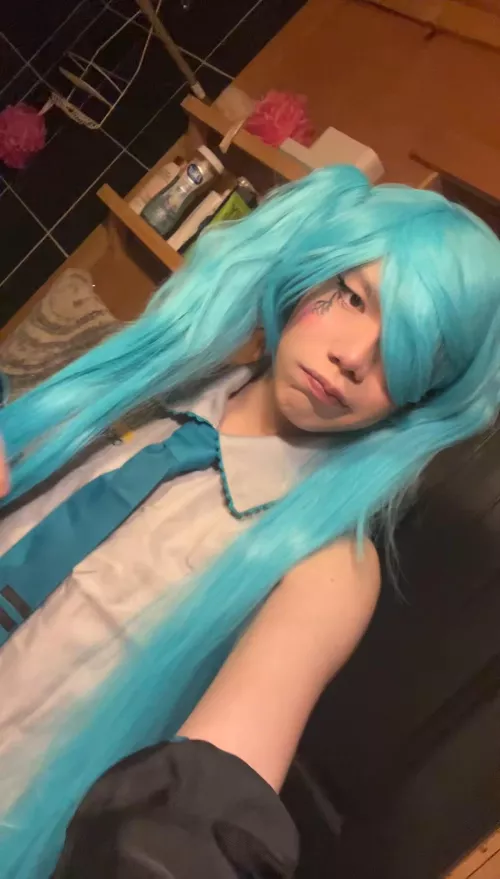 i get so awkward around a camera its embarrasing ;-;