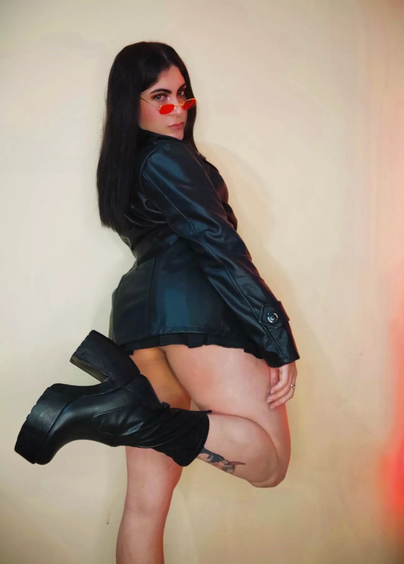 i hope this lil butt get your attention if you bump into me on a festival