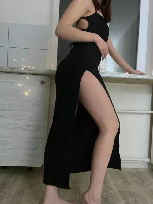 Love dresses that hug my legs from the waist...