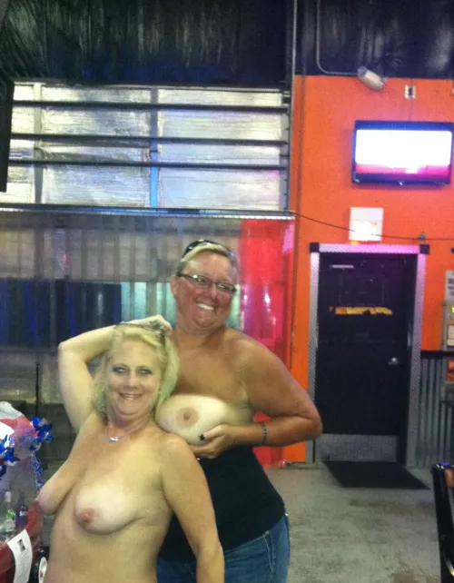 Making friends at the bar. 