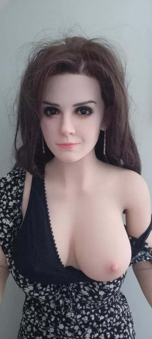 Messy hair, don't care! I grow more and more fond of this doll!