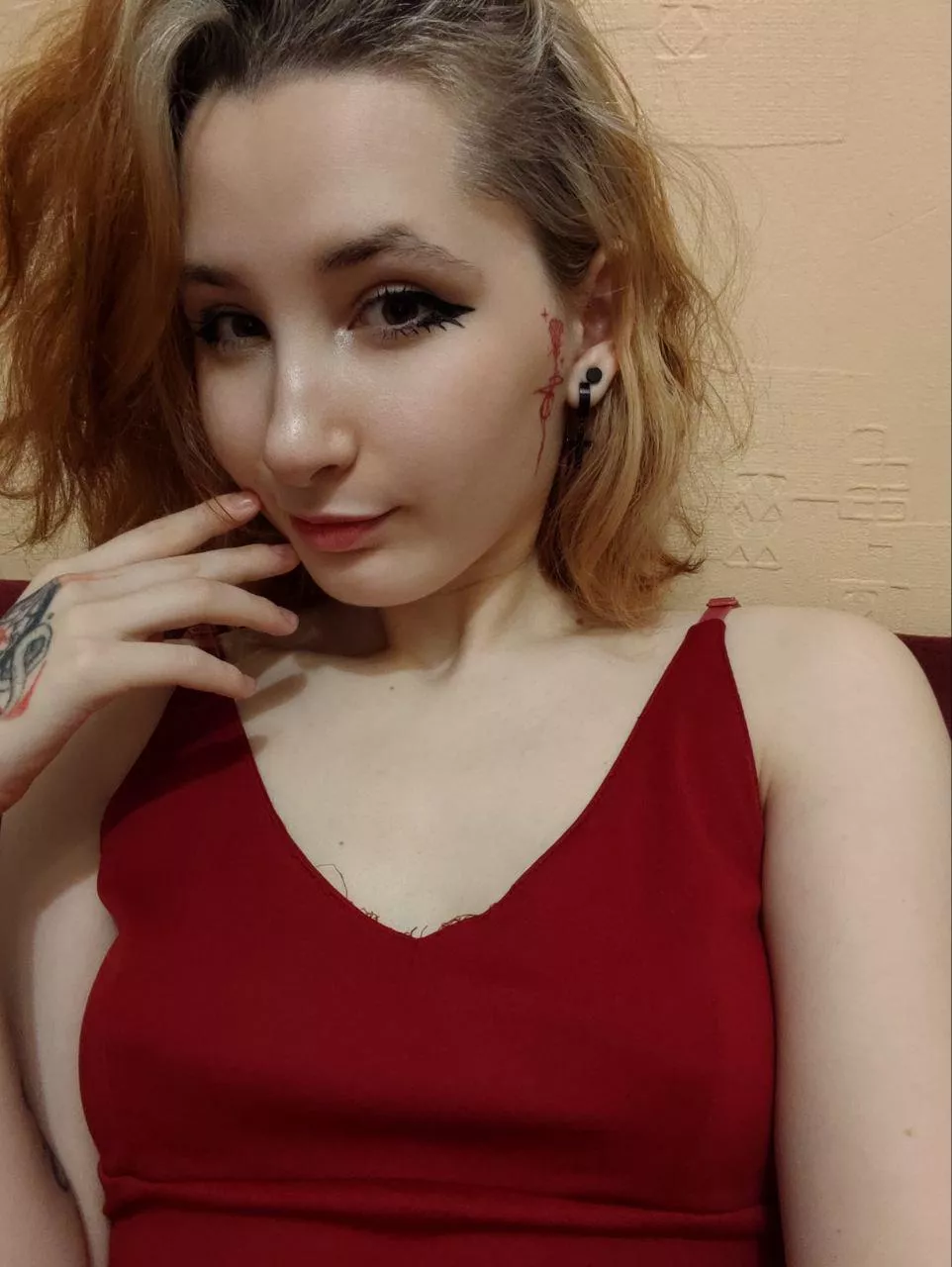 My dress got even better when I took off the bra💖