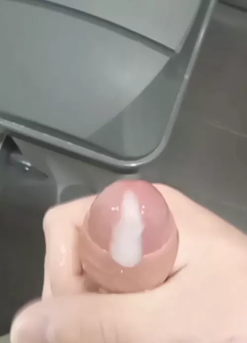 Need a friend to jerk with dm me