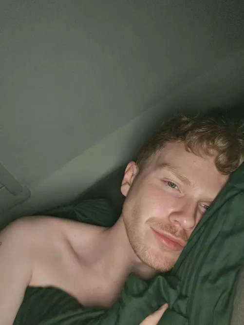 Nothing better than laying in newly washed sheets! Goodnight everybody