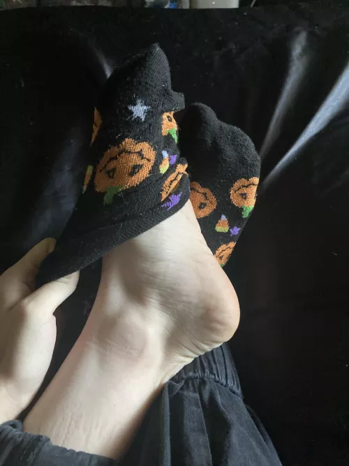 [selling] Who else loves a relaxing day off~Selling pantys/socks/bras/vials/digital