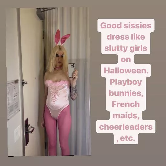 These little costumes are so emasculating 🤤 