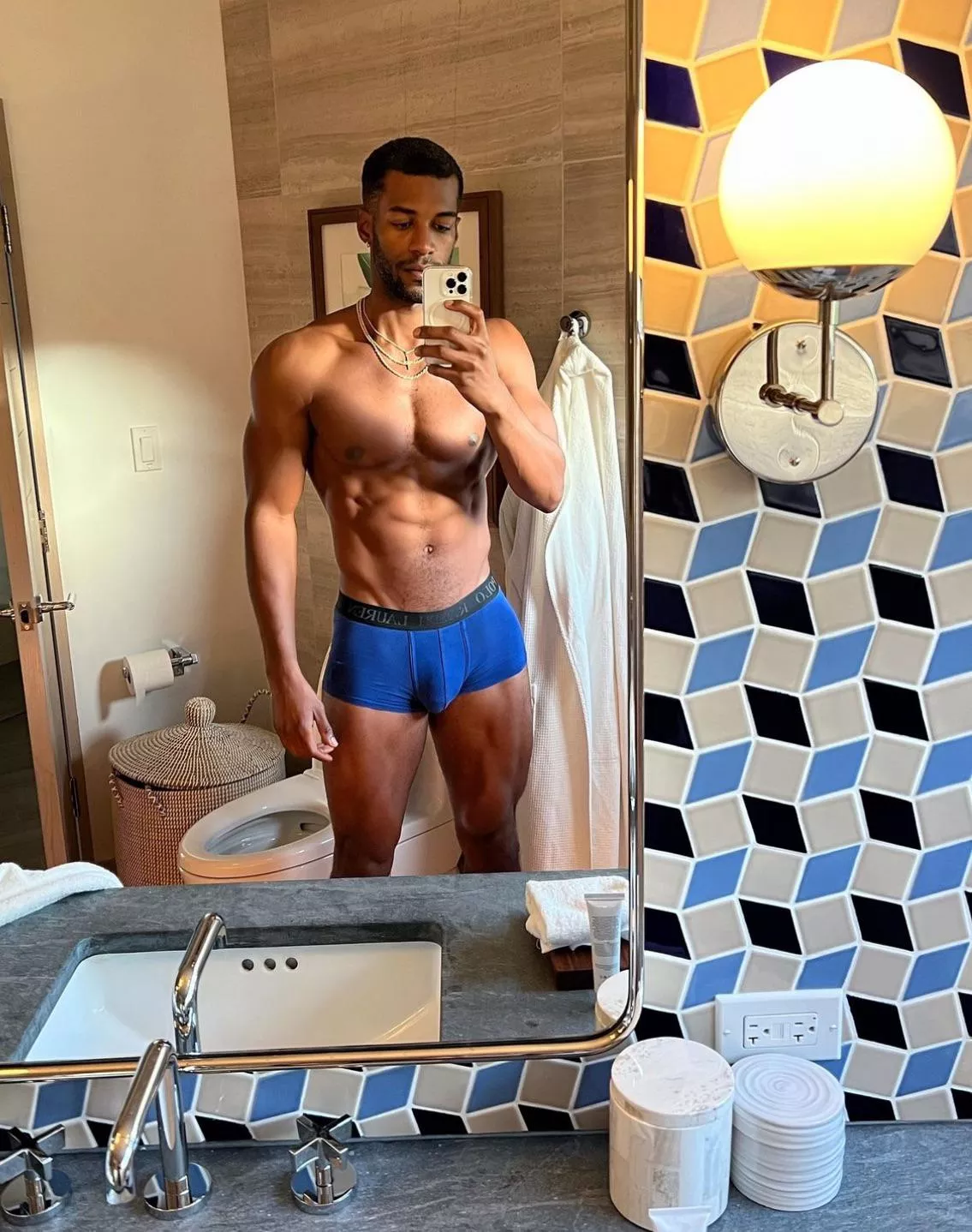 Think I fit the bill 😈 (peek my profile, maybe DM me)