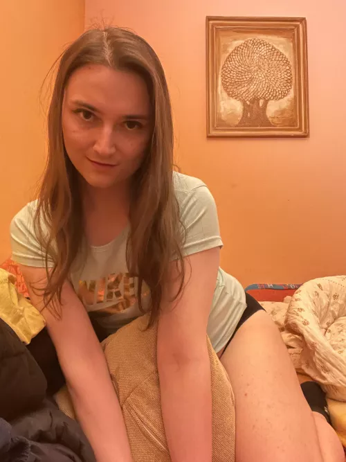 Trying to seduce you meow :3