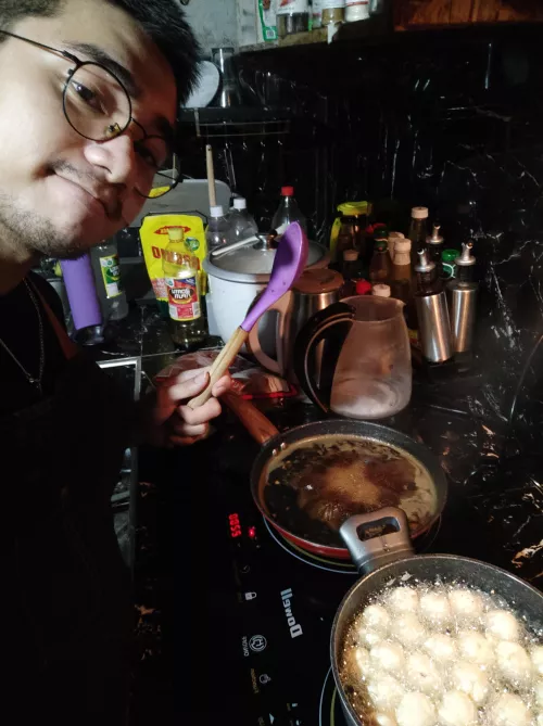 Was about to shower but then my mother wanted a snack... So I am cooking again 😂