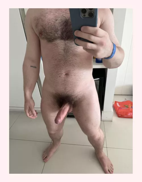 Well, there’w a bit more than chesthair in this pic…