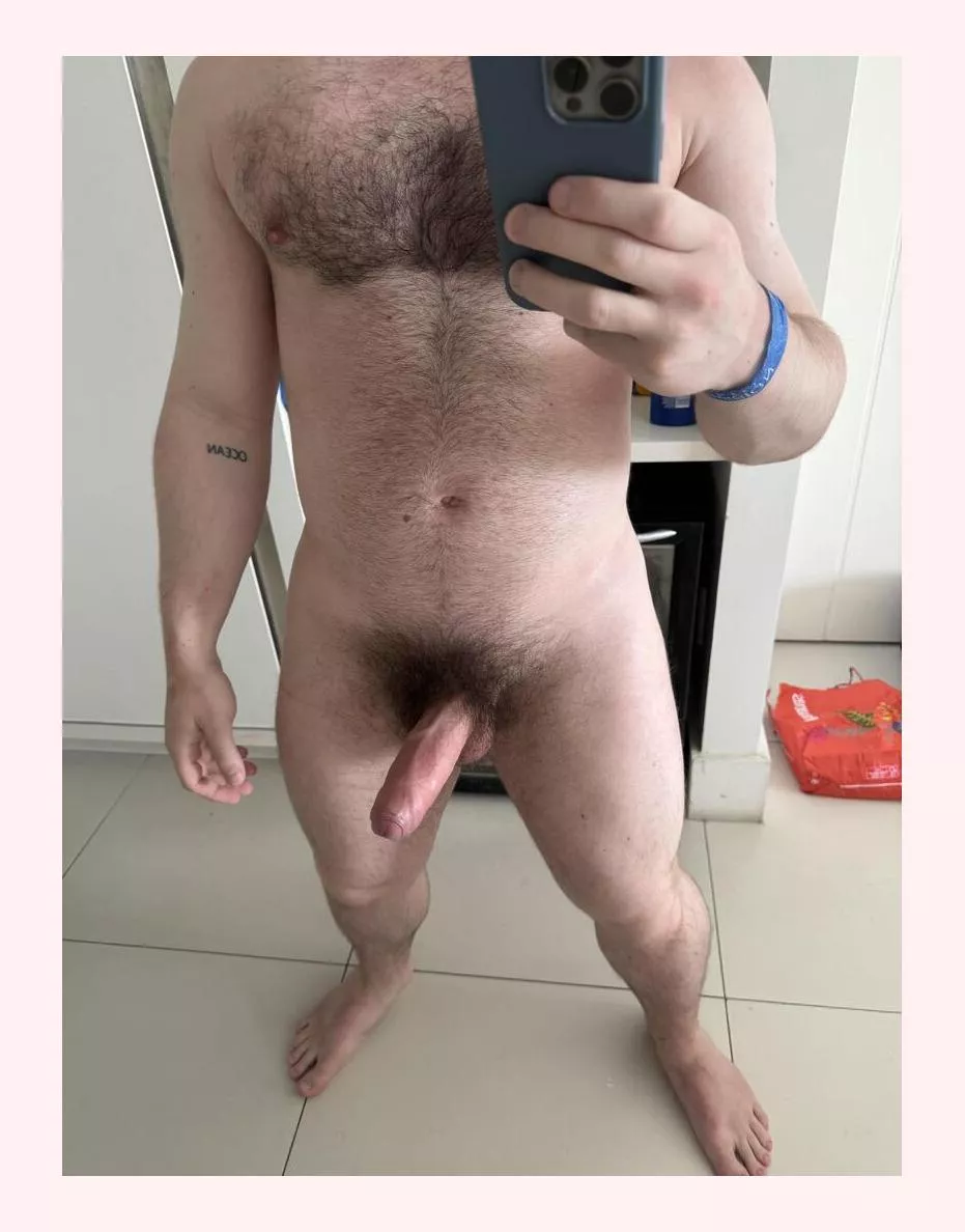 Well, there’w a bit more than chesthair in this pic…