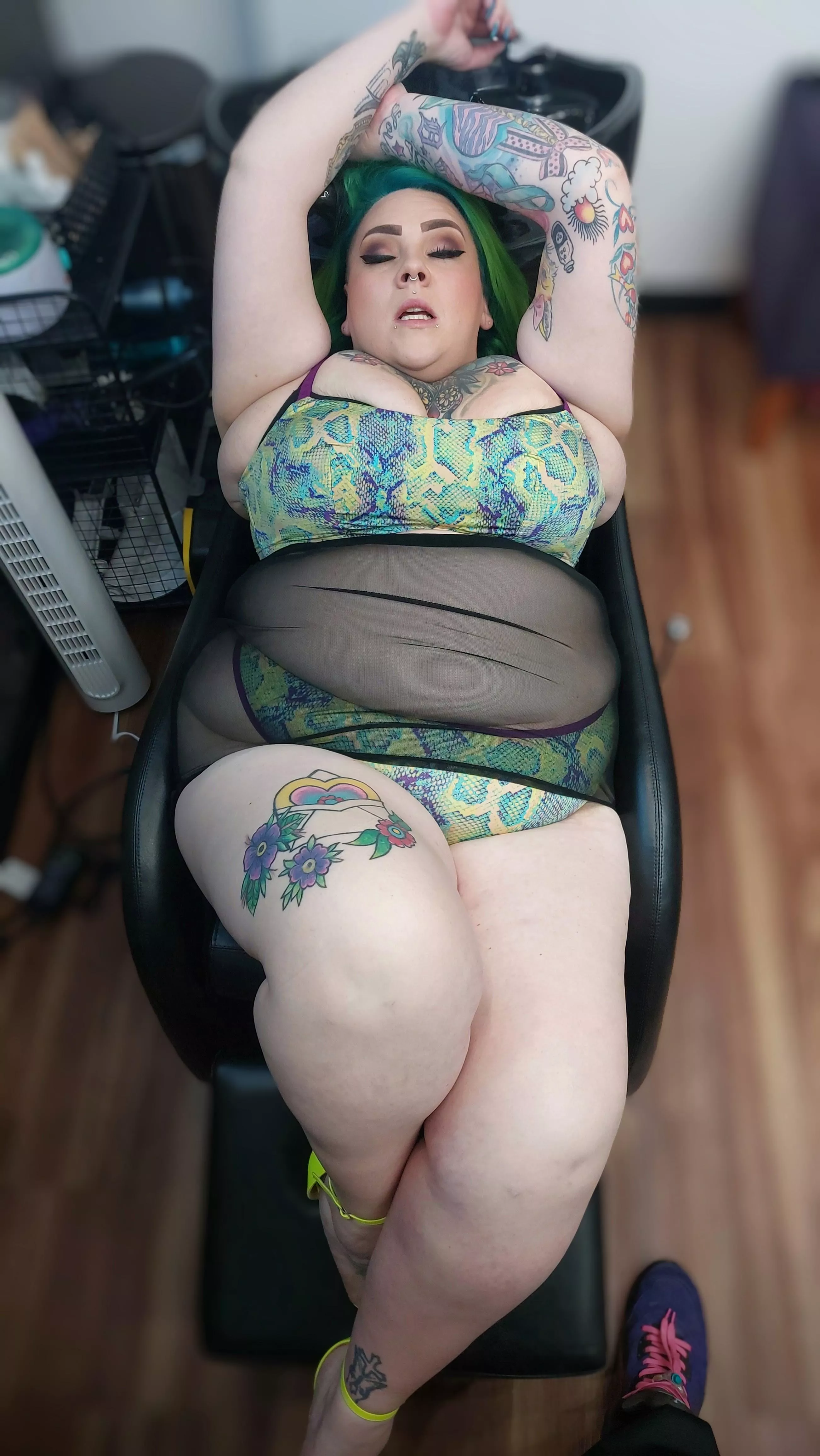 Where I do MY hair, and other things... 🫦 