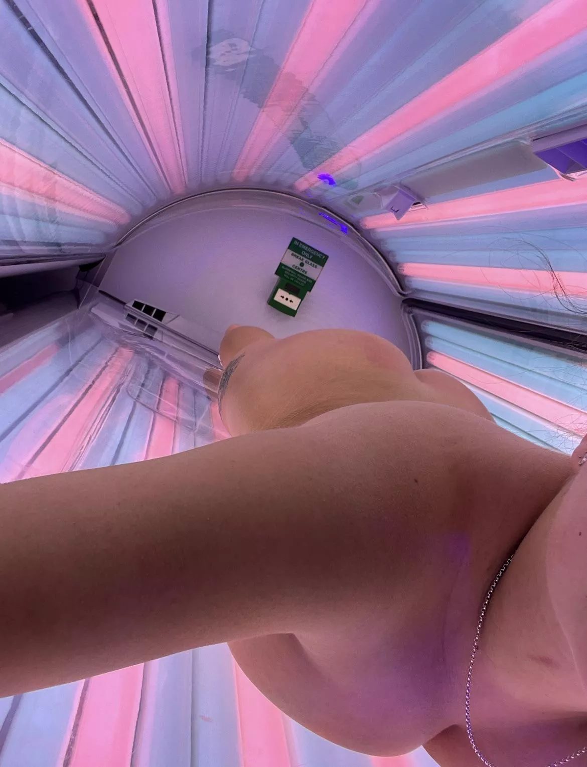 Who’s coming to spread my cheeks 😌😜