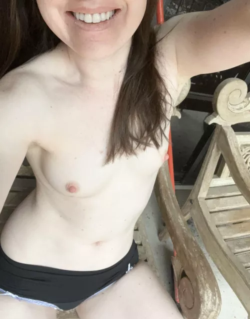 Won't you come enjoy the weather with me? 😋