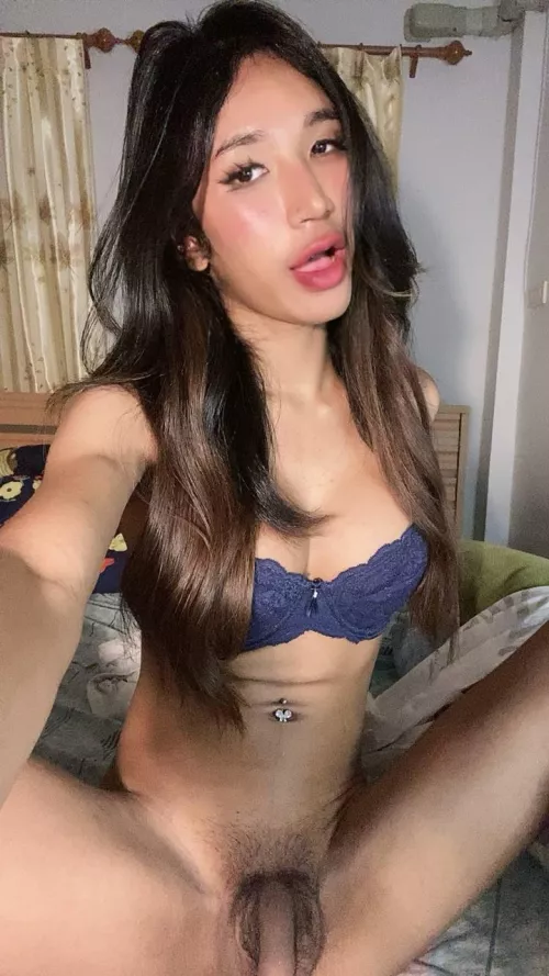 Would you be down to go on a date with me? 🔥🤍