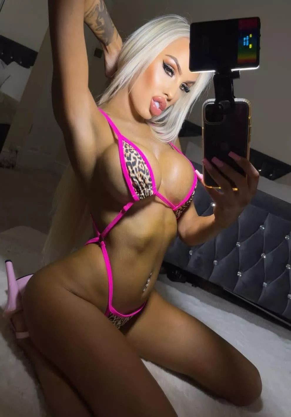 Would you fuck a blonde trans girl?💕