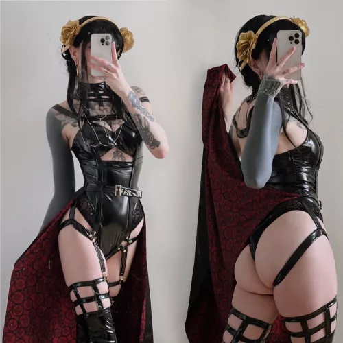 Yor Forger by Lunara_Fawn