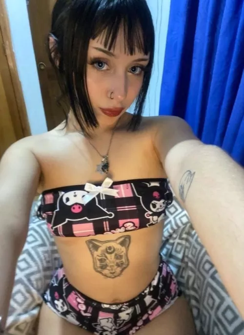 18, 4'10, 90lbs... Am I too small for older men? (18F)