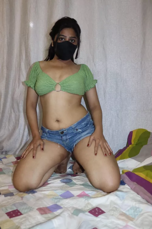 18yo arab girl here. How fuckable would you rate me?