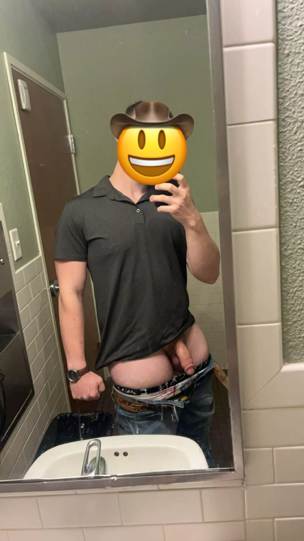 23 gooner dl jock. Need someone to use me while I’m age work. Face++ doms++ tops hmu ,👻tristan_j3