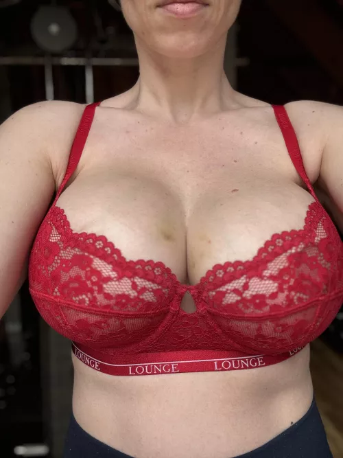 3 week old New boltons don’t fit in my G cup bras anymore lol