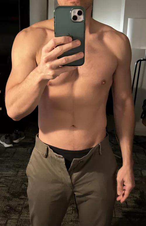 [42] Married fit suburban dad who is 95% straight, it’s that 5% that has me here. Anyone else get horny af in hotel rooms? Hit me up with ASL for snap.