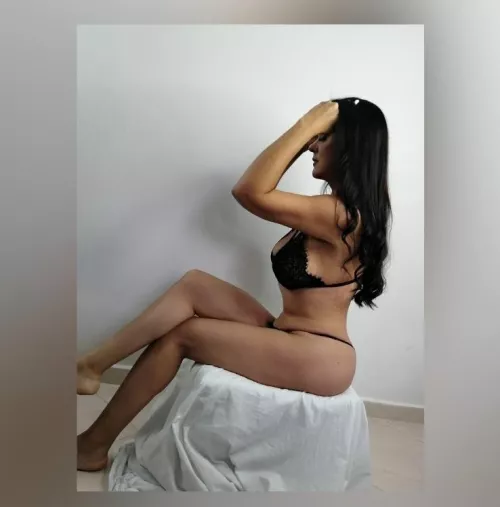 am i the only one who thinks younger men are way better than boys your age