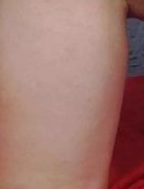 Any older men here that want to fuck me raw Perfect wife for u daddy