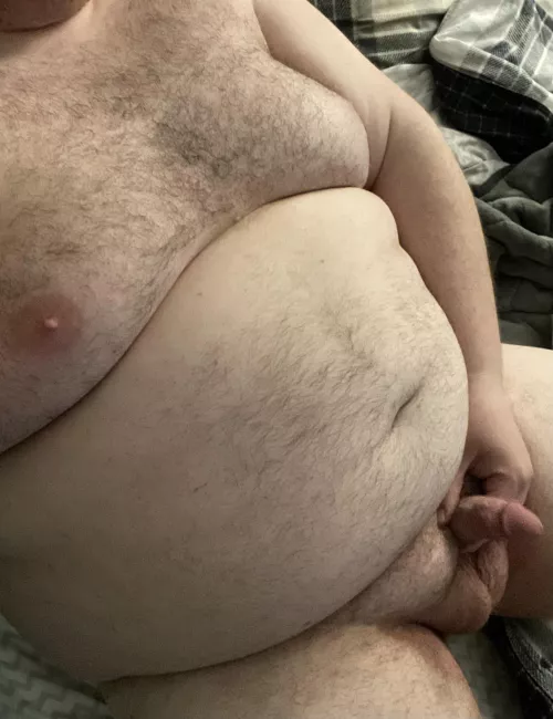 Anybody wanna come join me in bed? I could use some company 😉 (27 he/they) (DM’s open!)