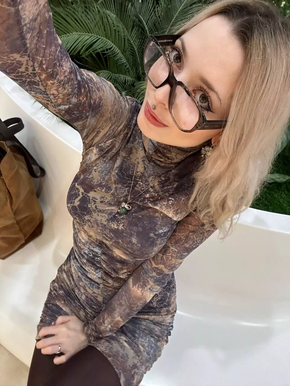 Boss, you are keeping me after work, what do I need to do?