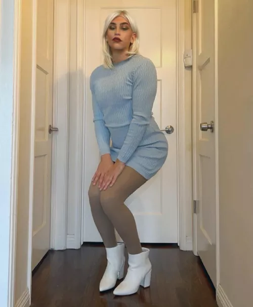 Boys who like to be feminine and pretty sometimes >