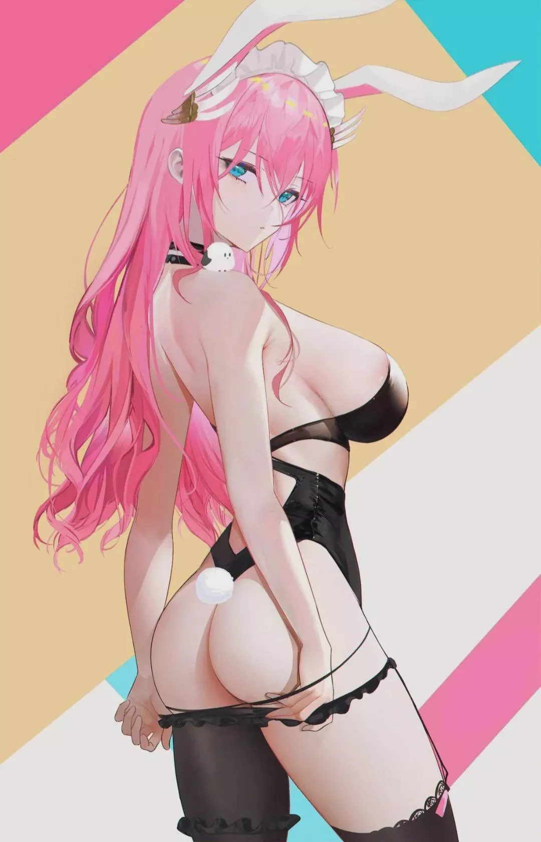 Bunnygirl revealing her butt
