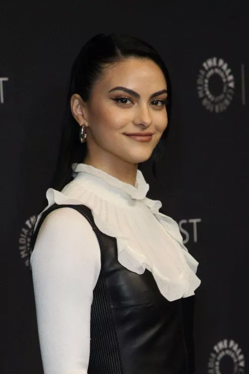 Camila Mendes