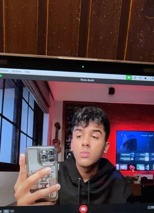 Can't sleep rn hmu I'm so bored