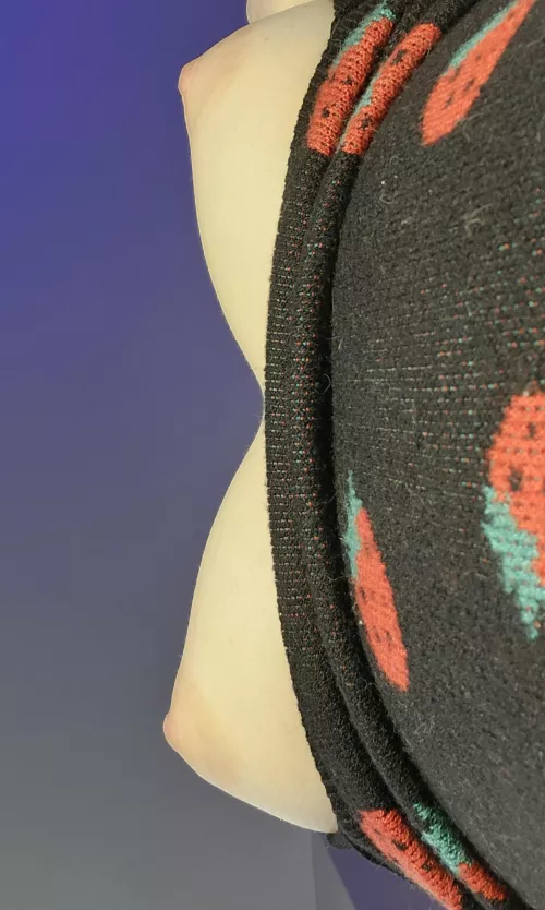 C-cups from below 🍓🍓