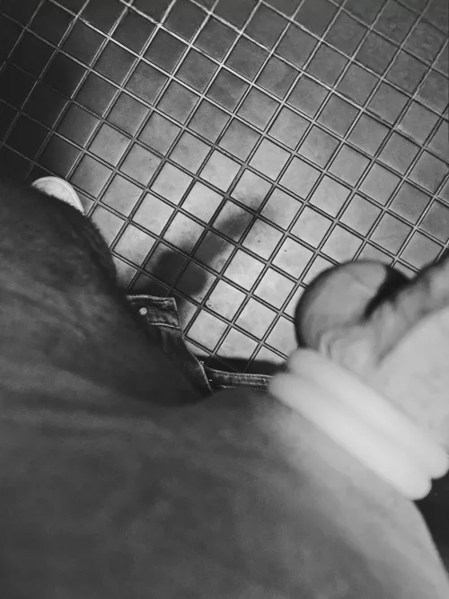 Cock, rings, shadows, black and white photography... everything is here. 