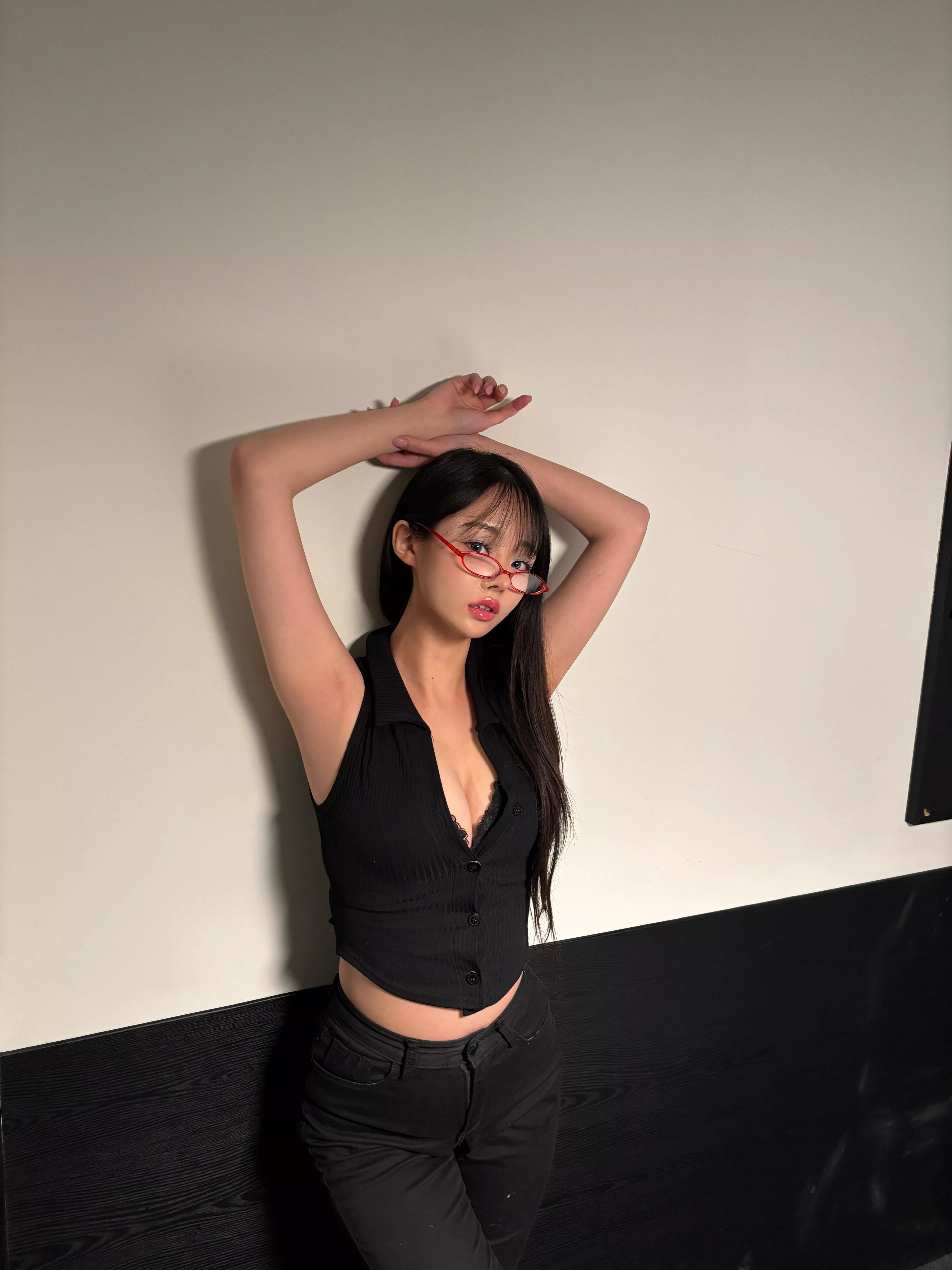 Do you prefer them shaved or with a little hair? be honest!