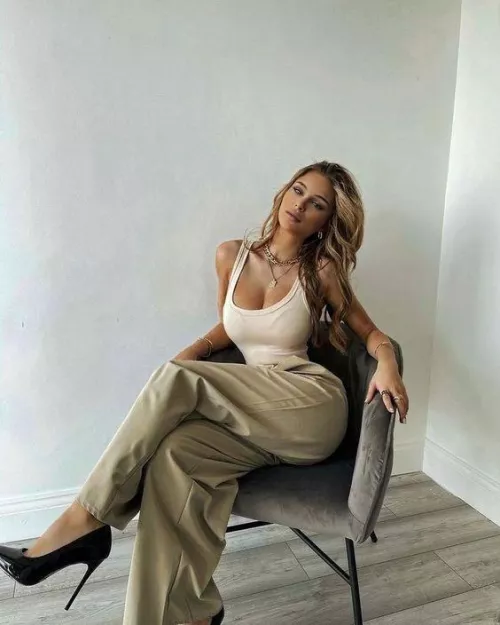 Does the elder men recognize my class?