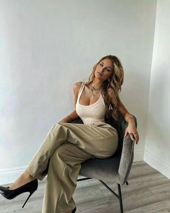 Does the elder men recognize my class?