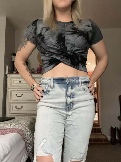 Does this outfit scream MILF..