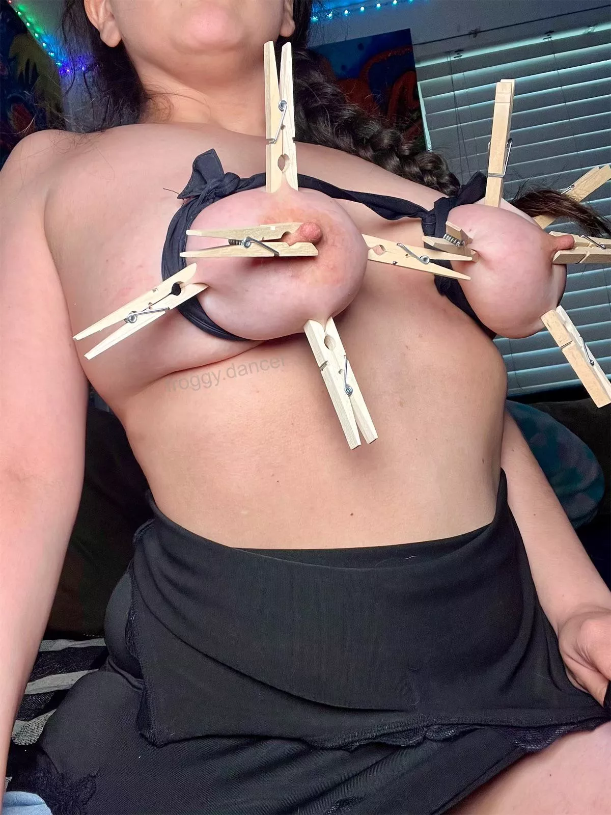 [F] happy hump day froggy friends