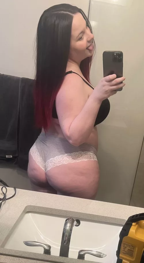 Good olfashioned mirror selfie