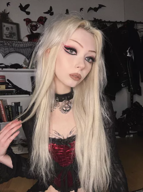 grab my collar while you fuck me