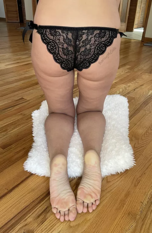 Happy hump day feet lovers