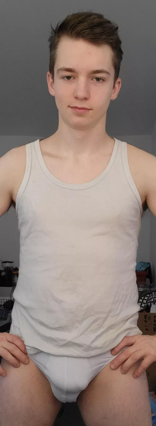 I like wearing briefs yee