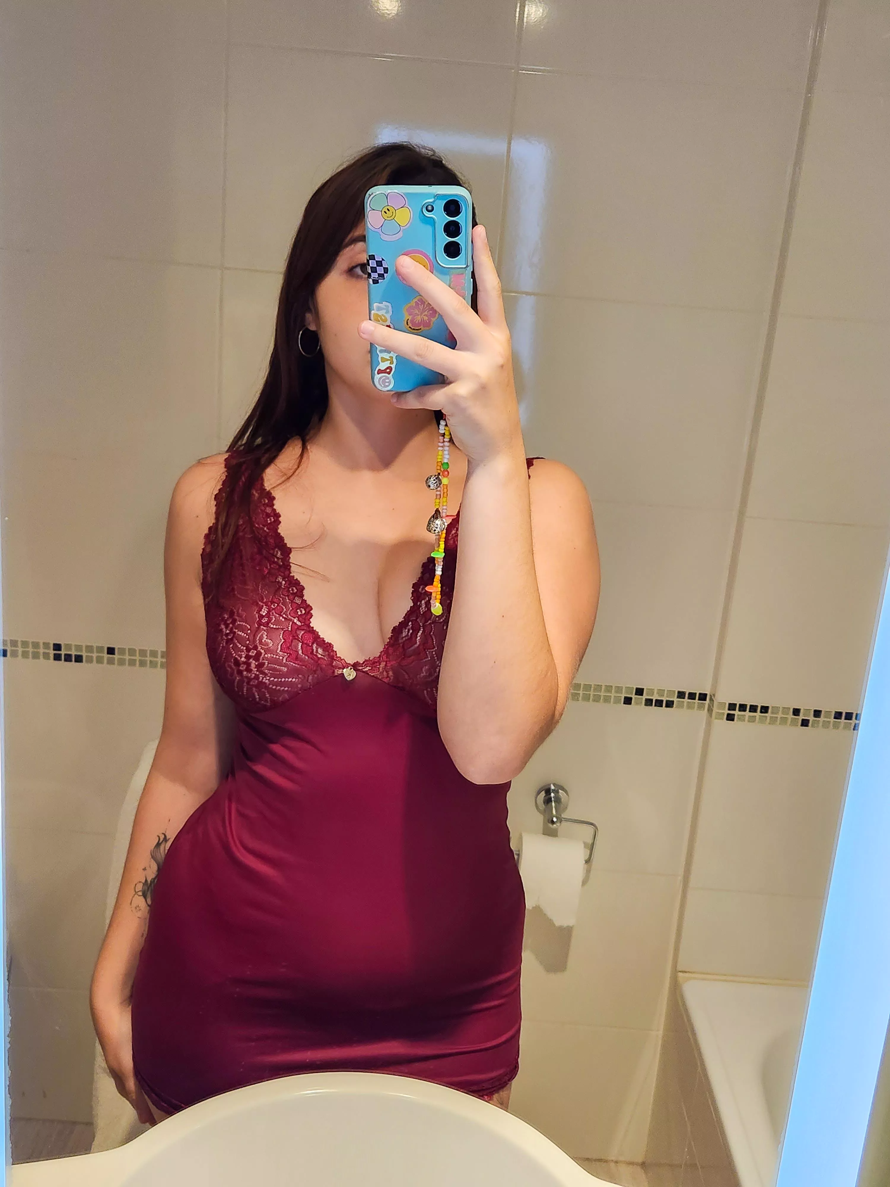 i love taking mirror selfies in the bathroom