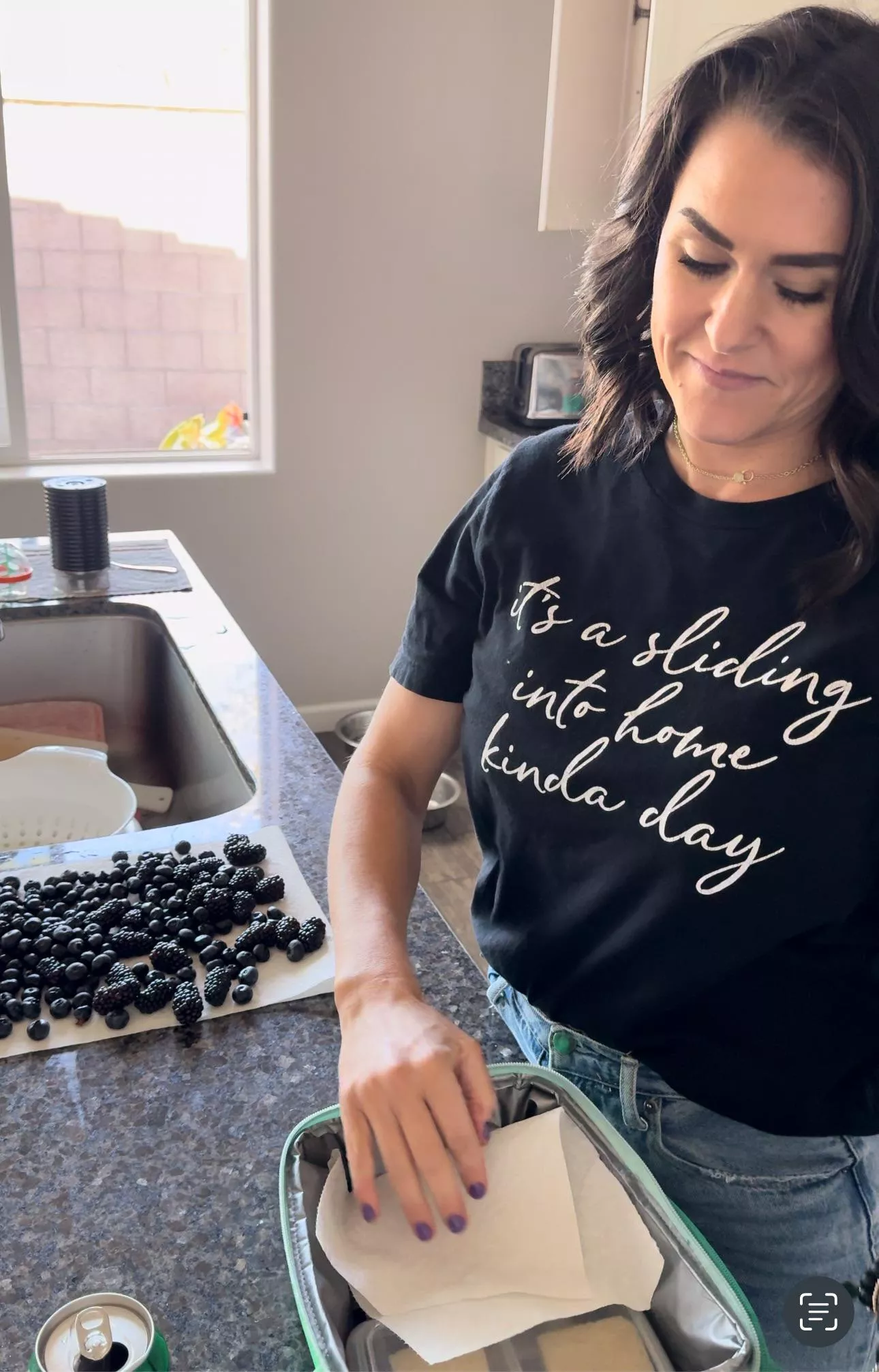 I’m a good mom making you a nutritious lunch. 