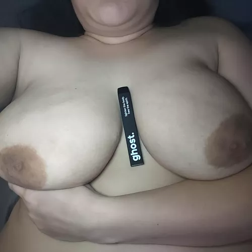 In my bed the pen isn't the only thing you get to hit 😏 [f]